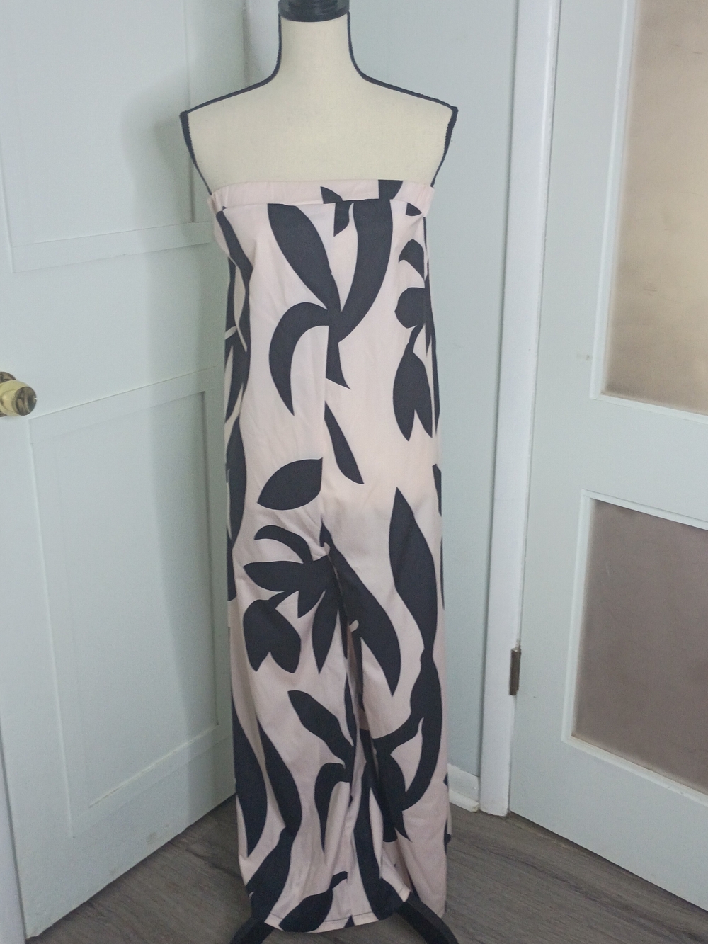 Strapless Wide-Leg Jumpsuit with Bold Leaf Print - Blush & Black